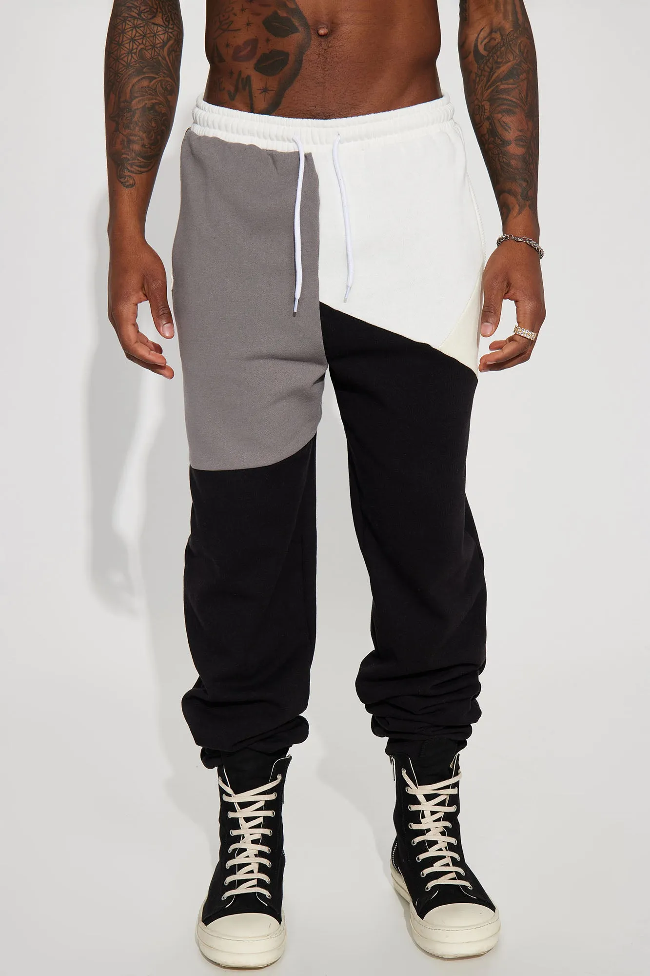 A Simulated Jogger - Black