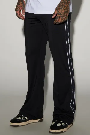 Almost Famous Flare Sweatpant - Black