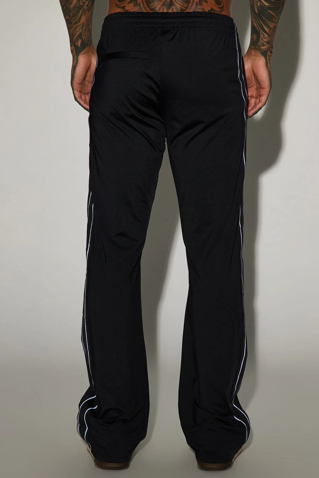 Almost Famous Flare Sweatpant - Black